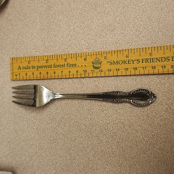 Set of 3 Columbia Stainless Steel Dinner Forks - Picture 3 of 5